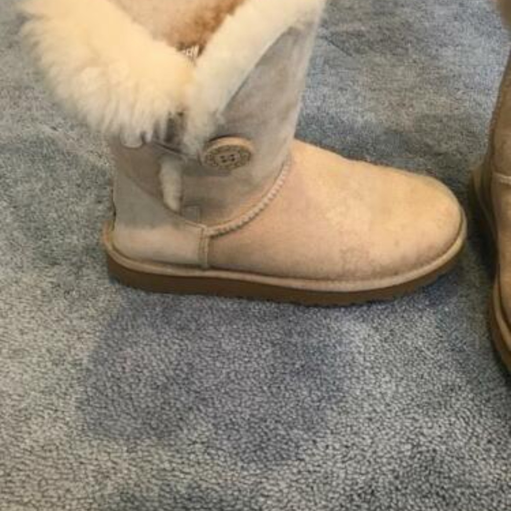 Ugg Australia Bailey Button Sand 6 - image 5